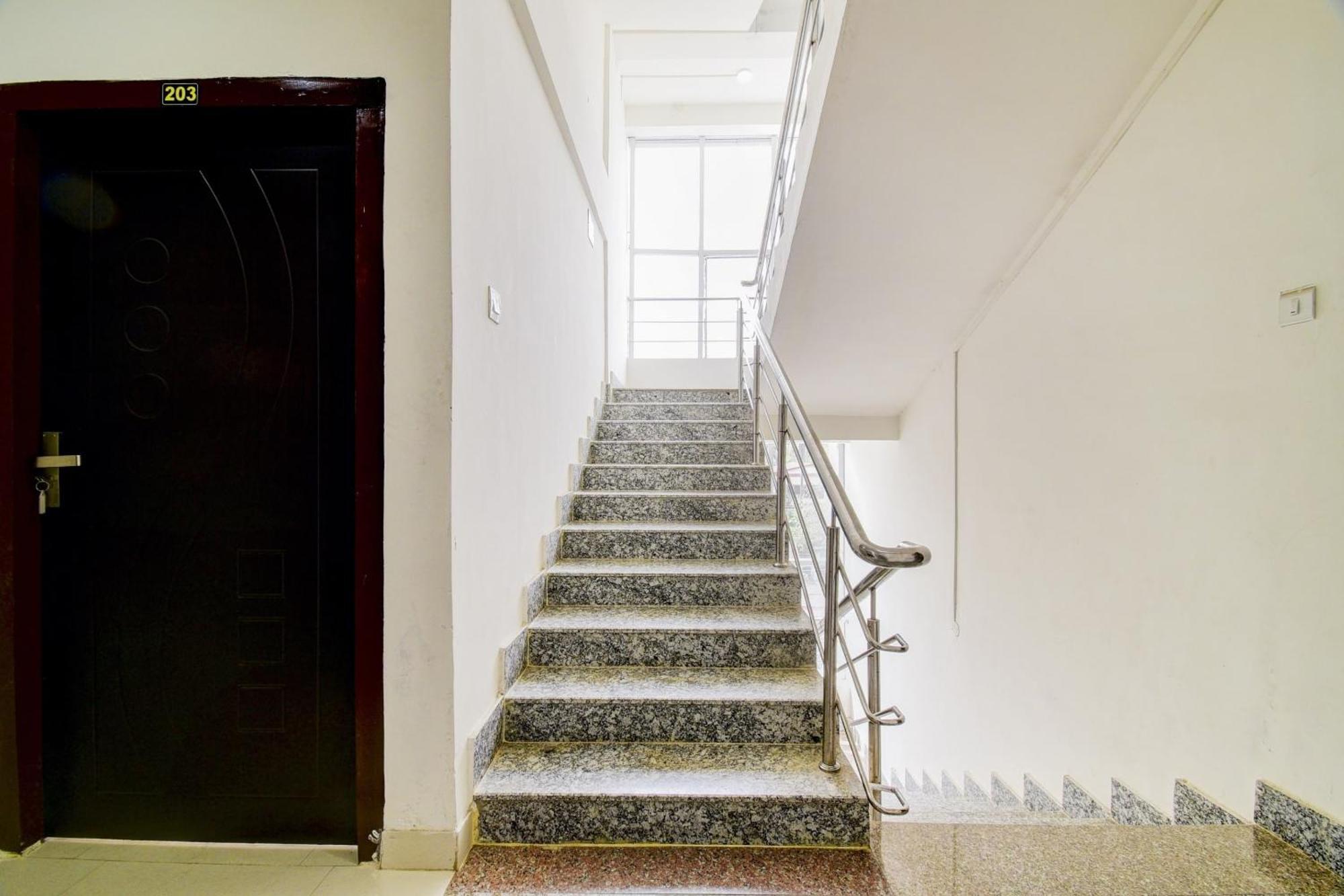 Hotel O Home Cozy Home Guwahati Esterno foto